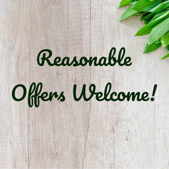 Meet your Posher, Claudia - Picture 2 of 16